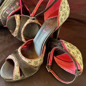 Size 8 Baby Phat Heel with Matching Handbag